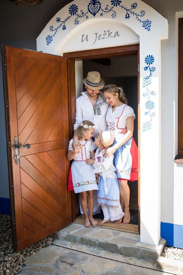 Chalupa U Jezka Morkŭvky Esterno foto